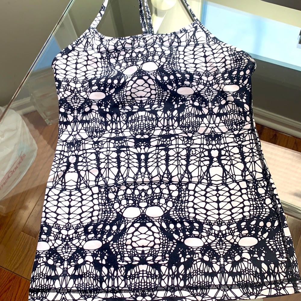 Lululemon top